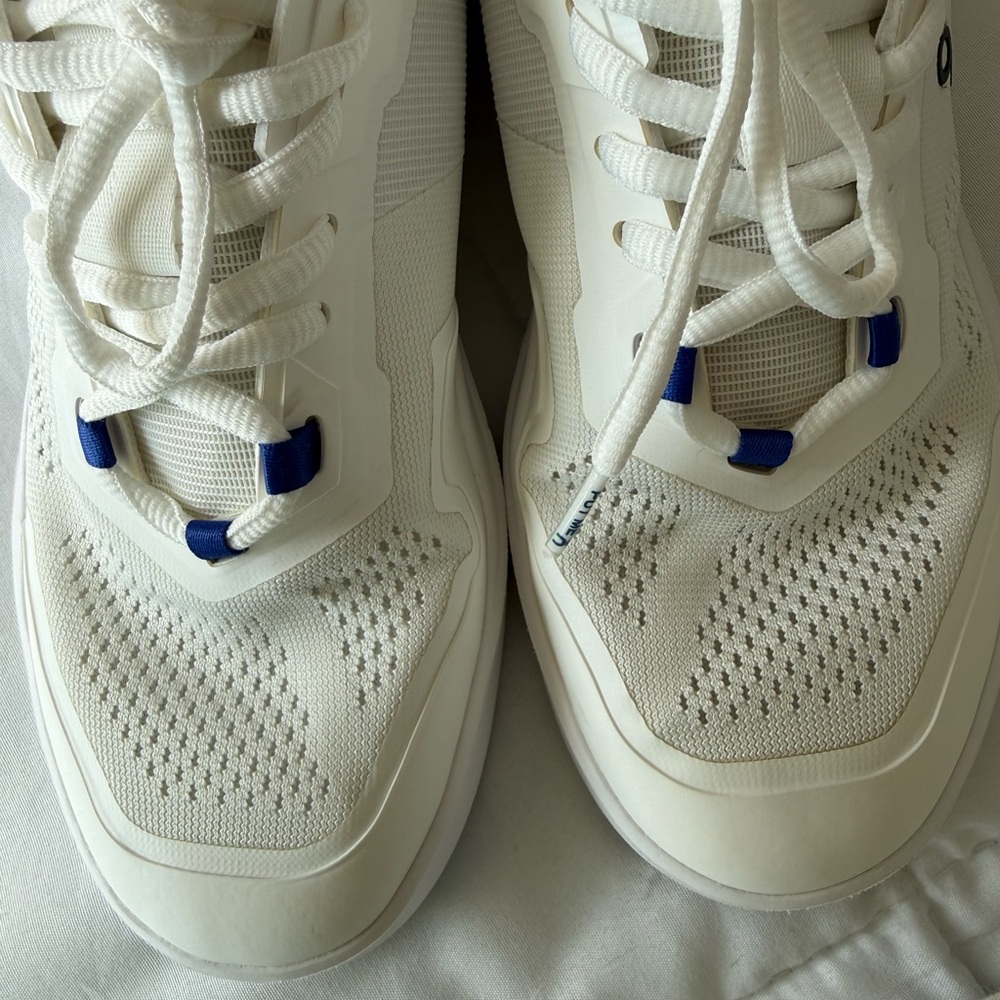 ON Cloud The Roger women’s size 6 - Picture 9 of 10